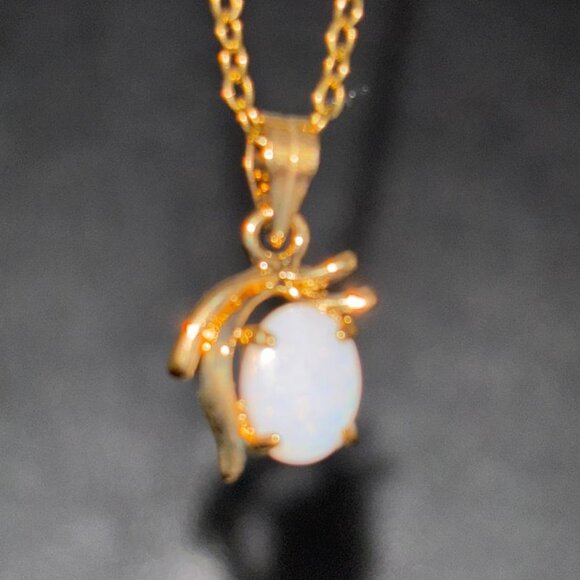 Vintage OPAL Pendant Necklace, Dolphin Ore 18K Gold Electroplate - Picture 5 of 5